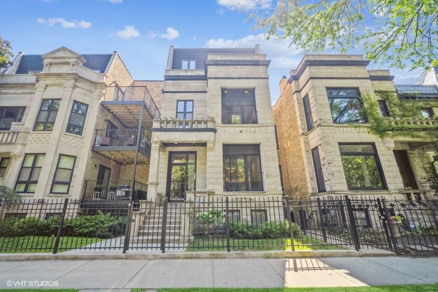 3745 N Sheffield - 3