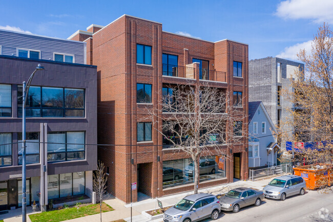 3720 N. Ashland - 404